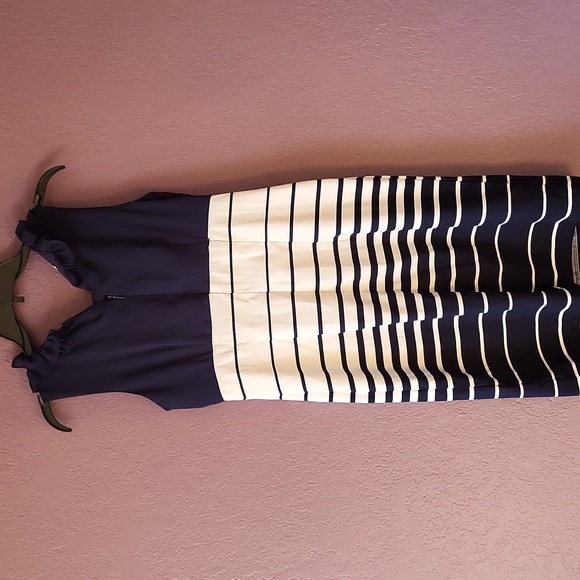 Dressbarn Ruffle Dress - Picture 8 of 12